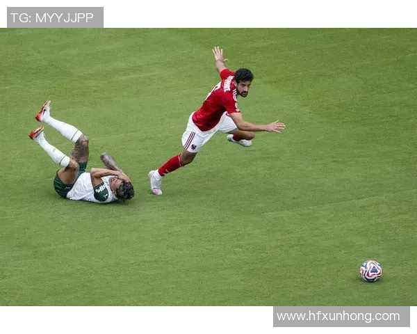 足球明星精彩瞬间与失误集锦大盘点让你领略球场的跌宕起伏 足球明星精彩瞬间与失误集锦大盘点让你领略球场的跌宕起伏